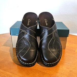 NEAR-NEW! CLARKS ENGLAND - Dark Brown Shannon Mule - Womens Size 8M